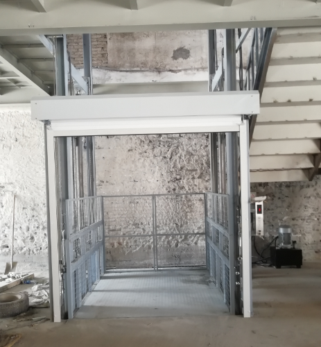 導(dǎo)軌式升降貨梯相比電動(dòng)葫蘆（貨運(yùn)電梯）的安全優(yōu)勢(shì)有哪些？